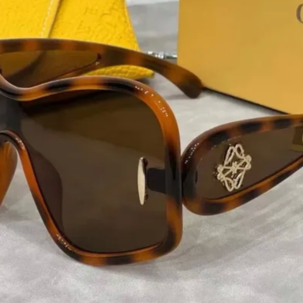 Women’s fashion glasses brown mix and brown lenses large frames